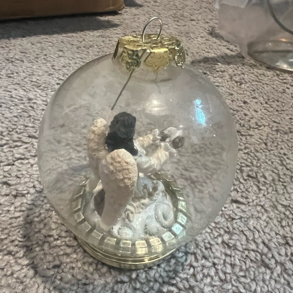 House of Lloyd Christmas Around the World Peaceful Flight ornament with a stand - Picture 6 of 8